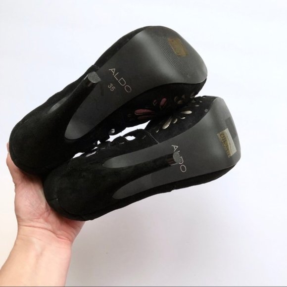 New ALDO Suede Perforated Platform Heels Black Gold Sz 5 - Picture 5 of 9